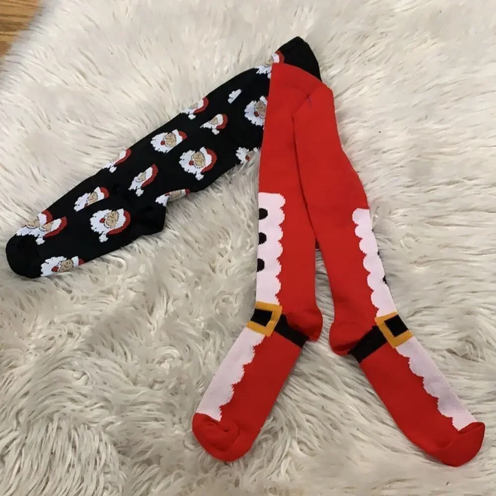 SOCKS CHRISTMAS NWOT SANTA DETAIL‎ 2 PAIRS
